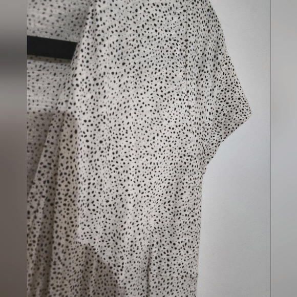 H&M Wrap Dress - Picture 2 of 2